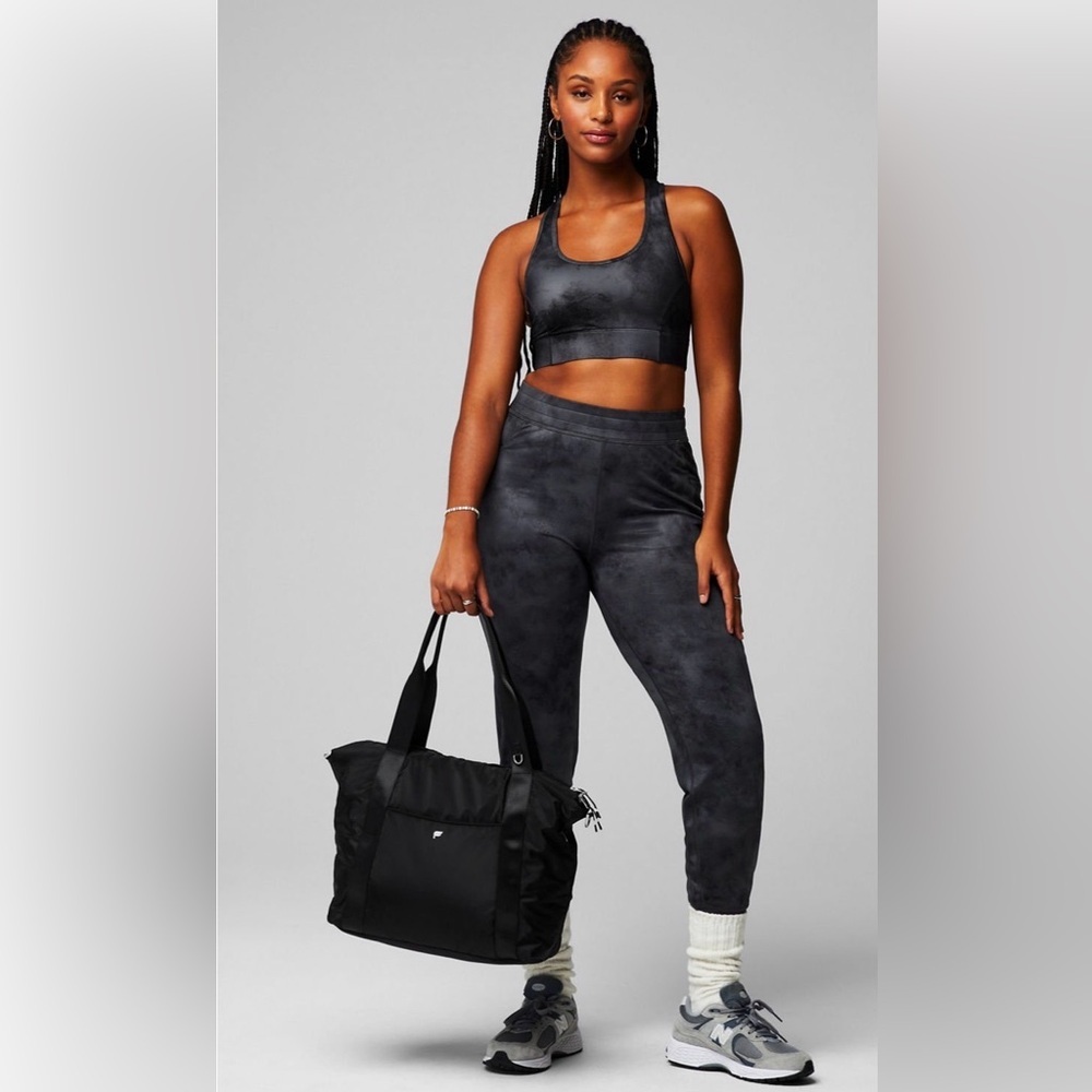 Fabletics Everyday Tote - Picture 4 of 15